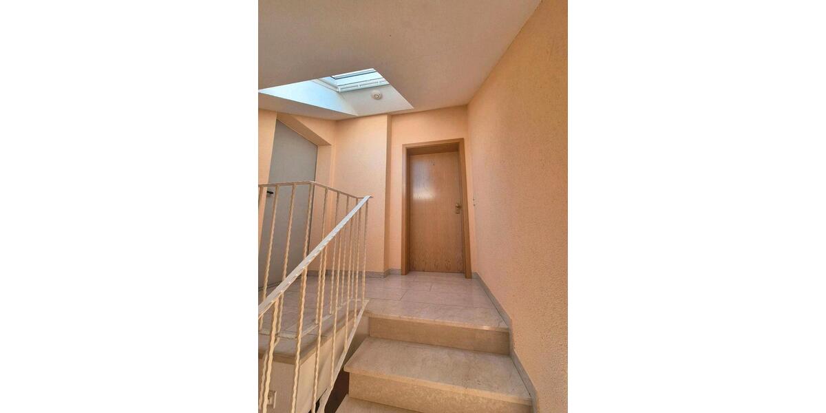 Dachgeschoßwohnung Marktheidenfeld - 2.5 Zimmer, 77 m&sup2;, 240.000&euro; | Angebot:26709545