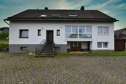 Haus Dahlem - 9 Zimmer, 184 m&sup2;, 320.000&euro; | Angebot:24837213