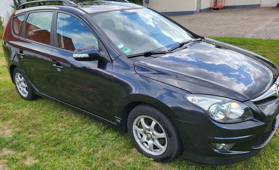 i30
