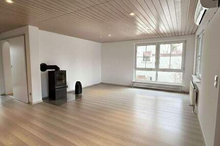 Helle, große, lichtfdurchflutete 2 Zimmer-Wohnung mit Balkon! 2 zimmer