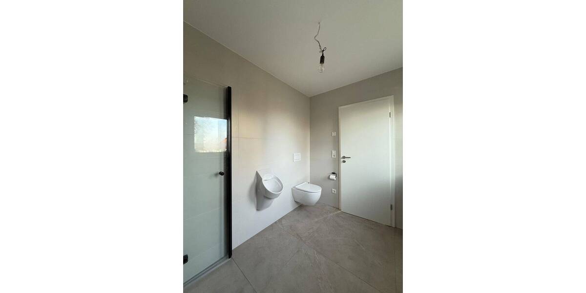 Doppelhaushälfte mit Carport - Erstbezug nach Sanierung 3 zimmer