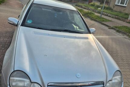 Mercedes-Benz 220 129.000 km 1.800 &euro; Tangerhütte 39517