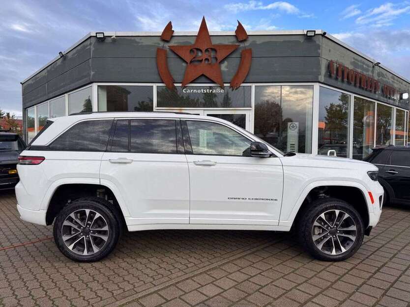 Jeep Grand Cherokee 13.000 km 59.990 € Magdeburg 39120