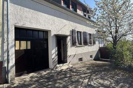 Familienidyll: großzügiges einseitig angebautes Einfamilienhaus in Ensheim zu verkaufen 7 zimmer
