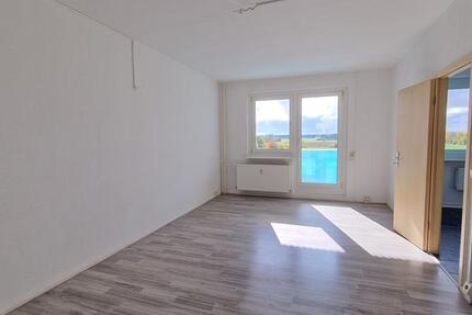 *Renovierte 3-Zimmer-Wohnung mit Balkon in der 1. Etage* 3 zimmer