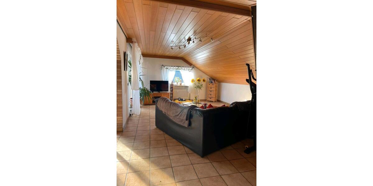 Dachgeschoßwohnung Riedstadt - 5 Zimmer, 128 m&sup2;, 1.700&euro; | Angebot:26322078
