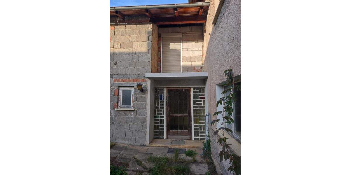 Einfamilienhaus Schnaittenbach - 7 Zimmer, 250 m&sup2;, 90.000&euro; | Angebot:24751701