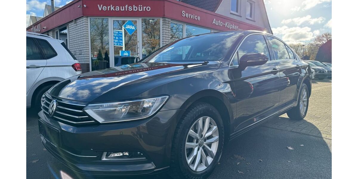 VW Passat 83.500 km 13.990 € Oldenburg 26125