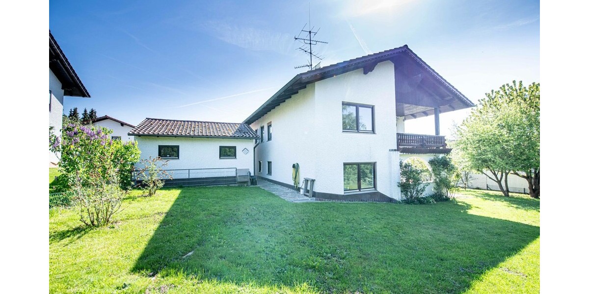 Zweifamilienhaus in guter Lage, größtenteils saniert - Zweifamilienhaus Stamsried | Angebot:25072865