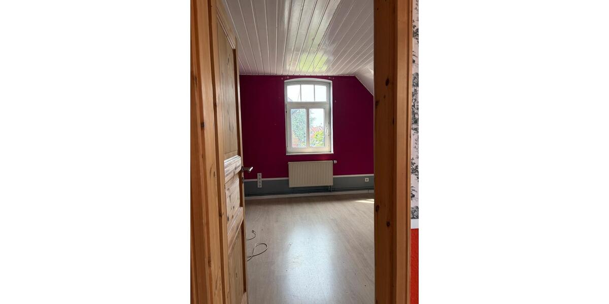 Einfamilienhaus Nordsehl - 8 Zimmer, 180 m&sup2;, 248.000&euro; | Angebot:26987998