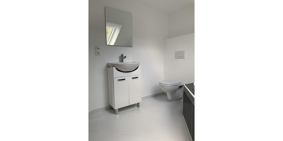 Dachgeschoßwohnung Schwanfeld - 1 Zimmer, 50 m&sup2;, 400&euro; | Angebot:26402601