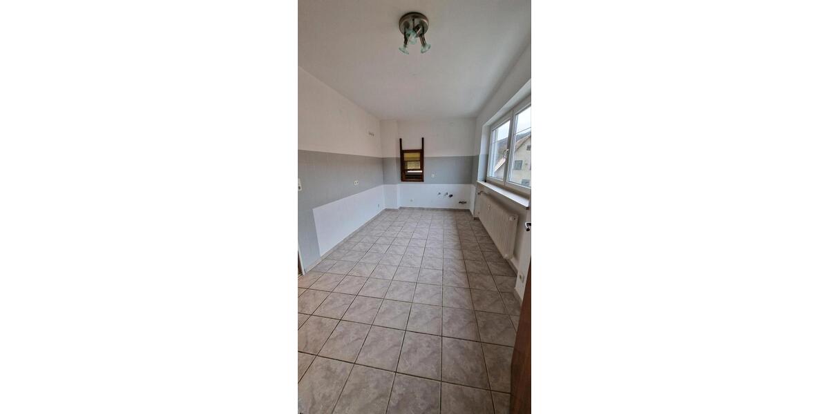 Etagenwohnung Ebermannstadt - 4 Zimmer, 108 m&sup2;, 880&euro; | Angebot:25383959