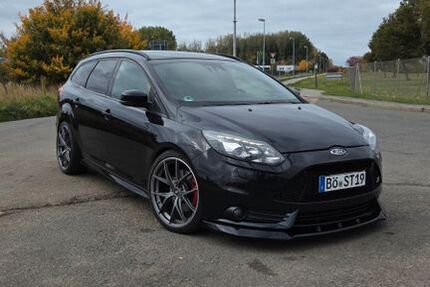 Ford Focus 154.000 km 10.500 € Gröningen 39397