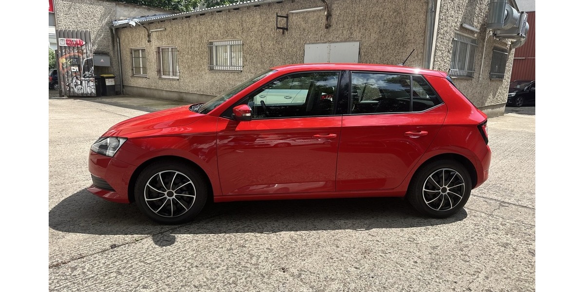 Skoda Fabia 1.0 Ambition 1.Hand Klima 34.792 km 11.690 € Berlin 10247