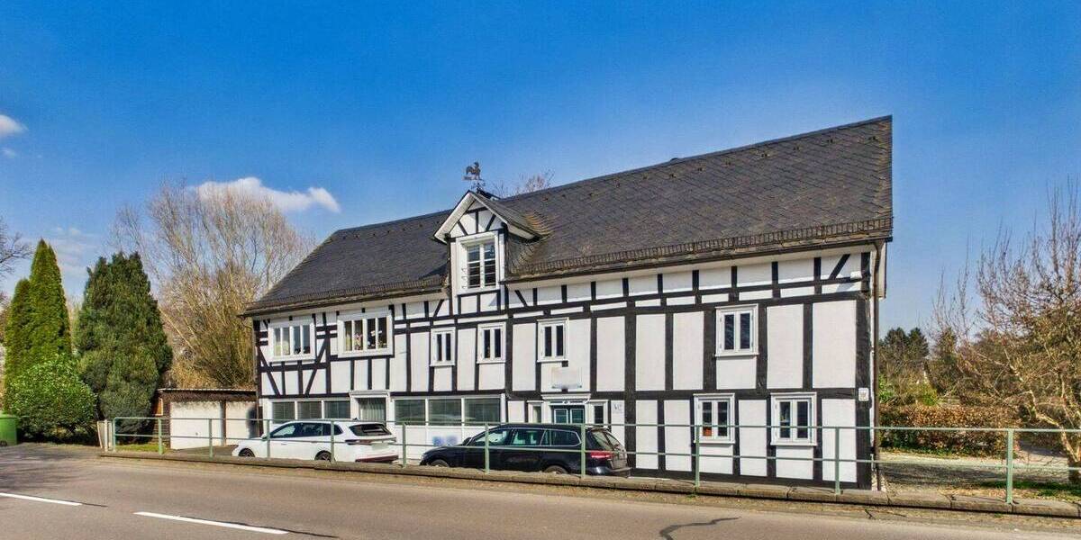 Mehrfamilienhaus, Wohnhaus Netphen Deuz - 9 Zimmer, 218 m&sup2;, 235.000&euro; | Angebot:26438700