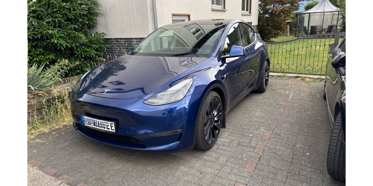 Tesla Model Y 39.900 km 40.600 &euro; Oberursel 61440