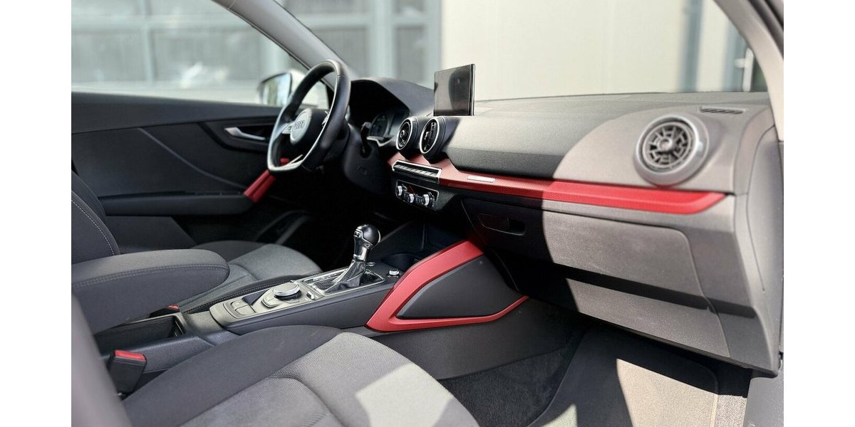 Audi Q2 35 TDI Sport / S Line / KeylessGO / AHK 55.000 km 24.680 &euro; Mönchengladbach 41066