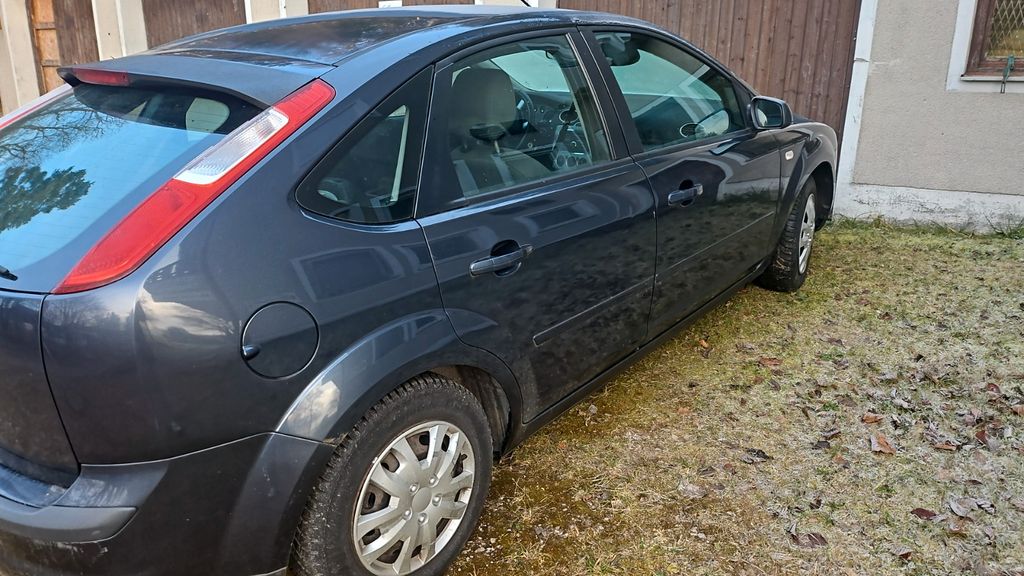 Ford Focus 136.000 km 4.500 &euro; Dirlewang altensteig 87742