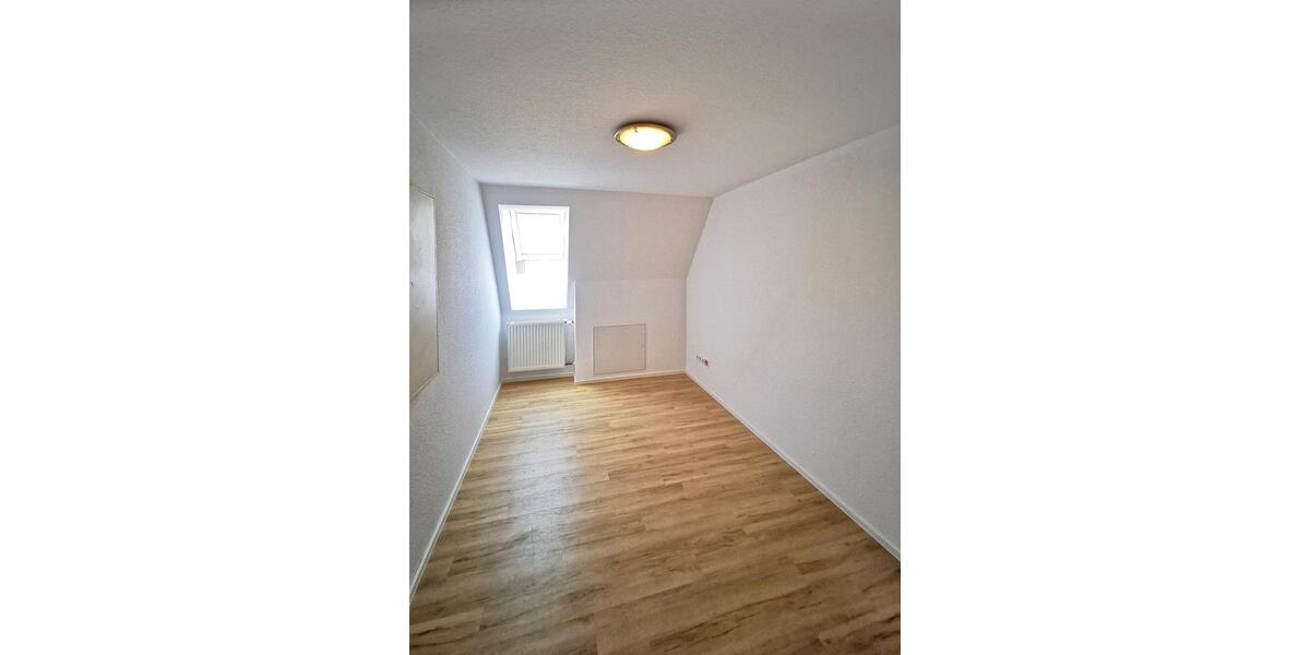 Dachgeschoßwohnung Hartheim am Rhein - 4 Zimmer, 132 m&sup2;, 1.584&euro; | Angebot:26624238