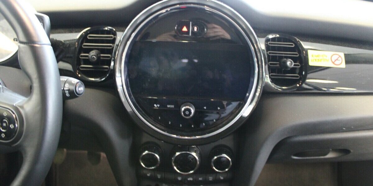 Mini Cooper Essential Trim - 8-Fach - 50.289 km 17.980 &euro; Euskirchen 53881