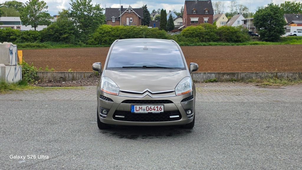 Citroen C4 Picasso 98.000 km 5.999 &euro; Staffel 65556