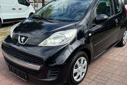 Peugeot 107 83.740 km 2.950 &euro; Berlin 13127