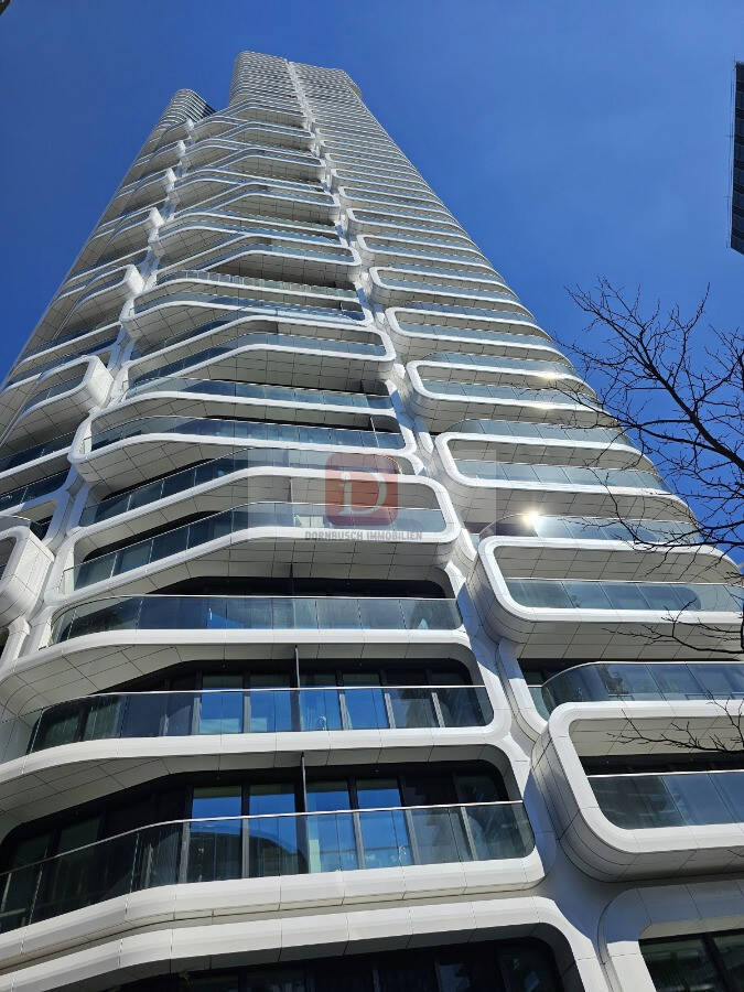 Top!! Grandtower - 2 Zimmer Wohnung mit Stellplatz, EBK und Balkon
