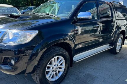 Toyota Hilux 183.000 km 18.900 &euro; Singen 78224