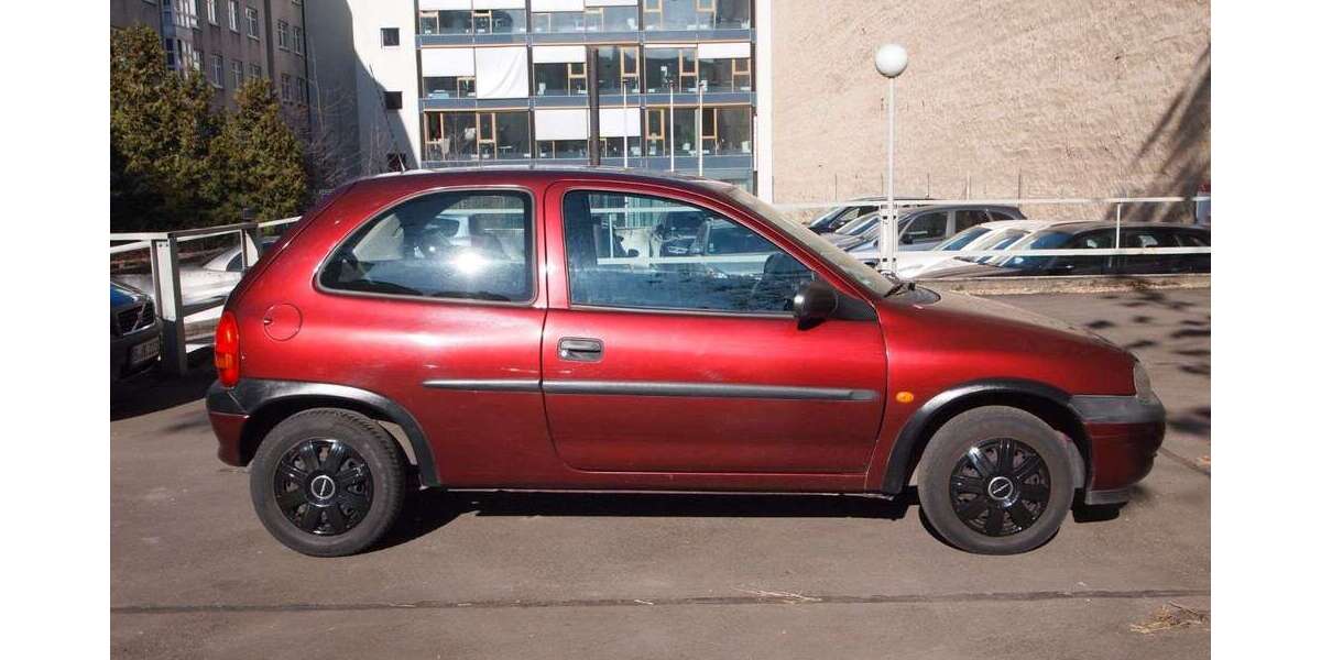 Opel Corsa 170.000 km 500 &euro; Berlin-Tiergarten 10785