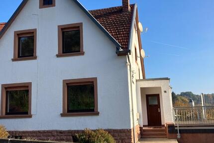 Frisch renoviertes Haus, 5 Zimmer, Balkon, Landscheid Niederkail zimmer