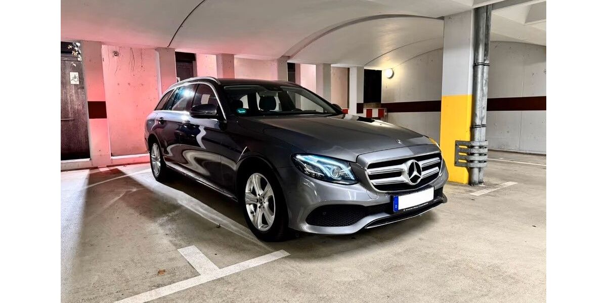 Mercedes-Benz E 220 241.000 km 18.400 &euro; Trockenborn-Wolfersdorf 07646