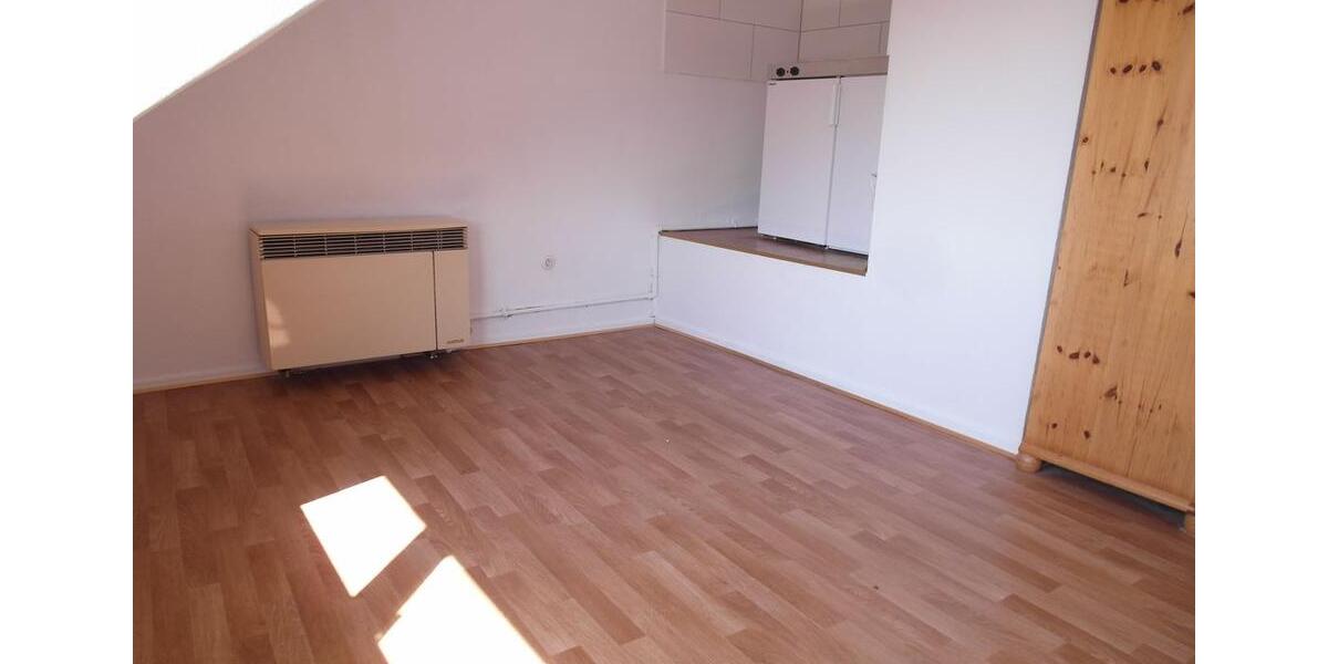 Dachgeschoßwohnung Marburg - 1 Zimmer, 12 m&sup2;, 265&euro; | Angebot:26129919