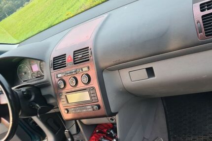 VW Touran 310.000 km 2.500 € Großseifen 56472