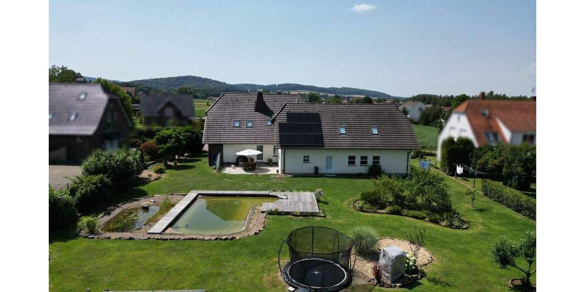 In Toplage - Saniertes großes Zweifamilienhaus mit parkähnlichem Garten und Platz für Ihre Autos... 8 zimmer