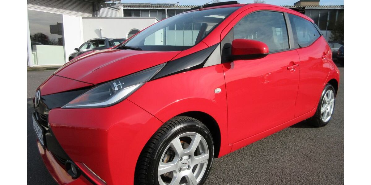 Toyota Aygo (X) 92.650 km 7.495 &euro; Tauberbischofsheim 97941