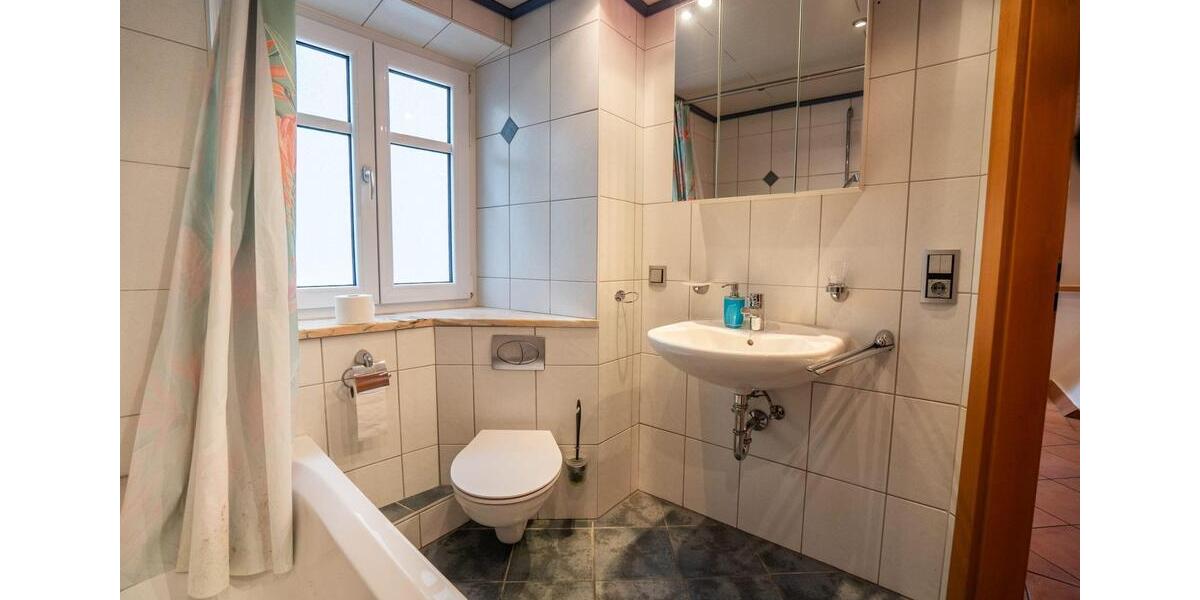 Wohnung und Haus in einem - saniertes Altstadthaus mit insgesamt 93m², EBK und Klimaanlage 3 zimmer