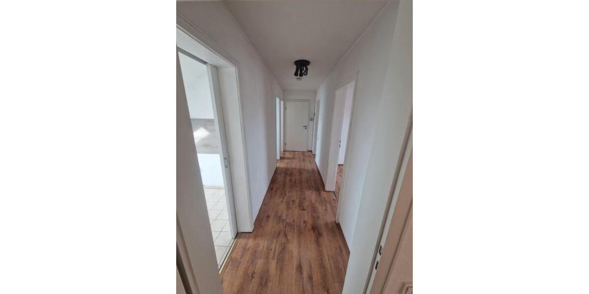 Dachgeschoßwohnung Kuchen - 3.5 Zimmer, 63 m&sup2;, 650&euro; | Angebot:26666019