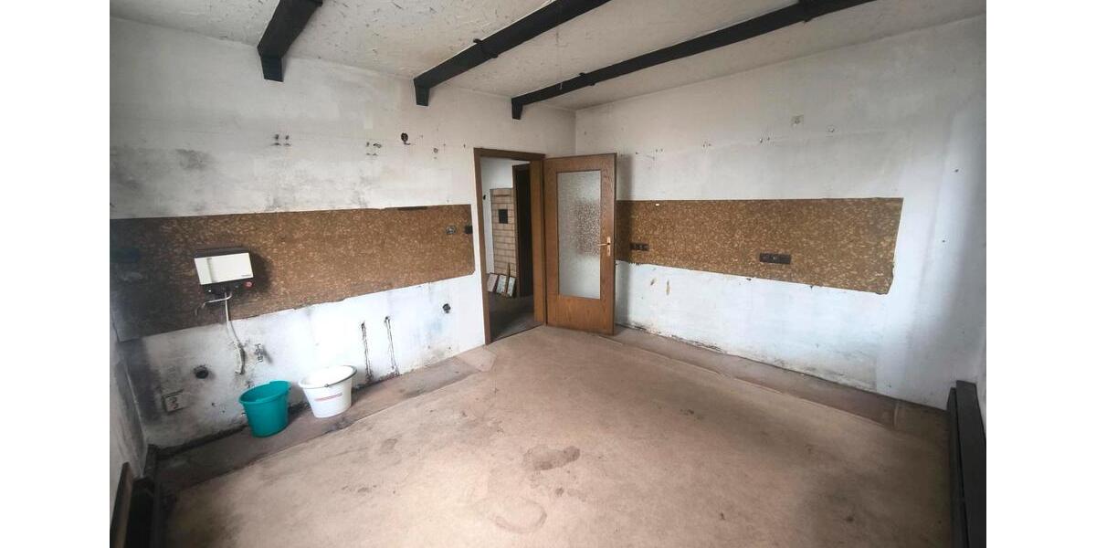 Einfamilienhaus Waldsassen - 6 Zimmer, 180.000&euro; | Angebot:21813445