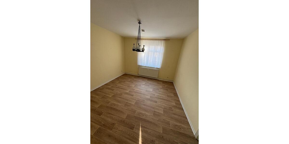 Erdgeschoßwohnung Niemegk - 3 Zimmer, 66 m&sup2;, 530&euro; | Angebot:26132971