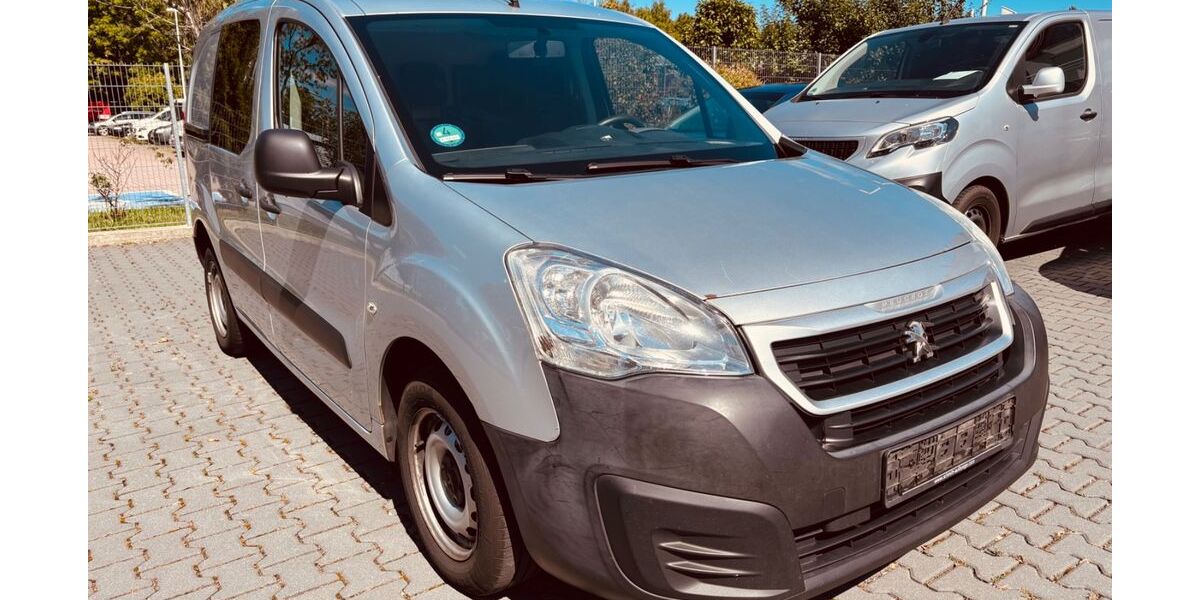 Peugeot Partner 215.000 km 4.800 &euro; chemnitz 09120