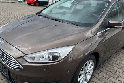 Ford Focus 130.856 km 7.499 &euro; Krefeld 47809