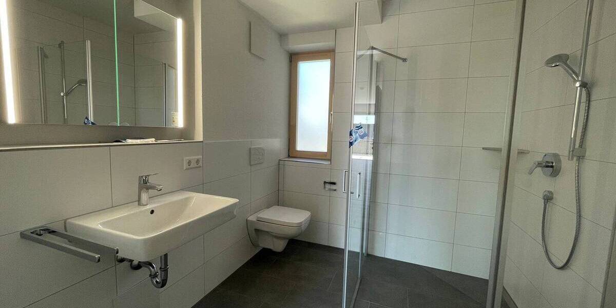 Etagenwohnung Hagnau am Bodensee - 4 Zimmer, 95 m&sup2;, 1.650&euro; | Angebot:25690374