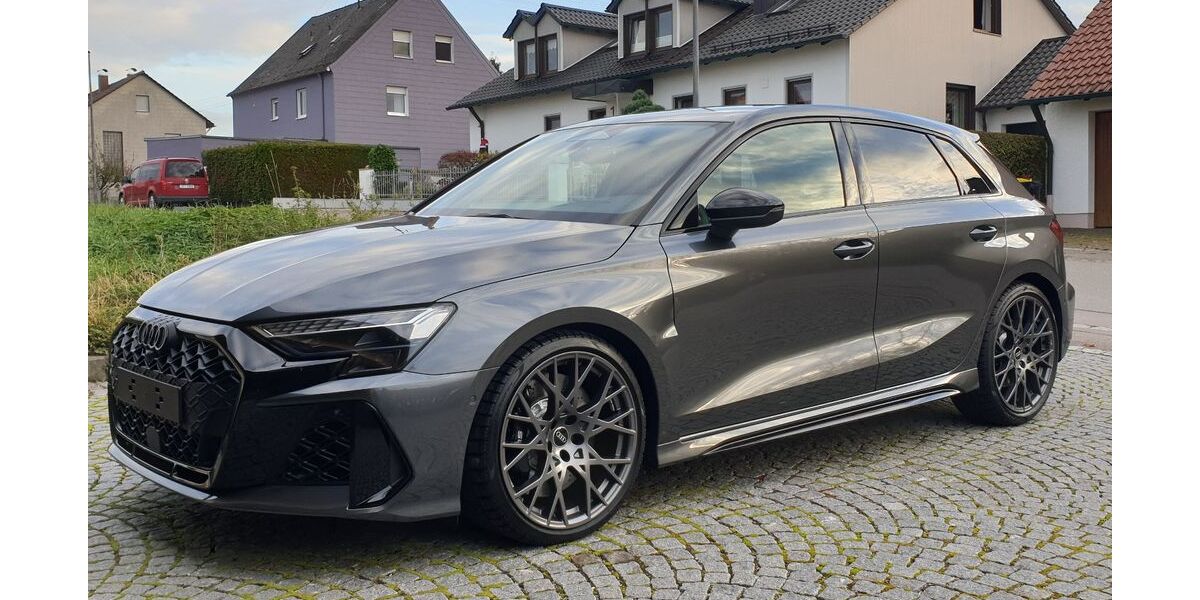 Audi RS3 2.600 km 62.400 &euro; Gablingen 86456