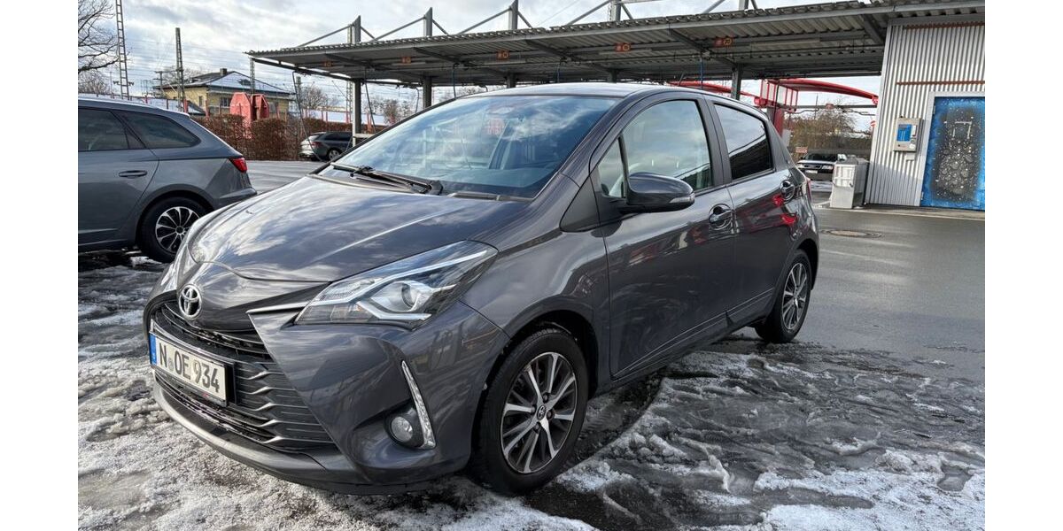 Toyota Yaris 42.000 km 11.890 &euro; Nürnberg 90409