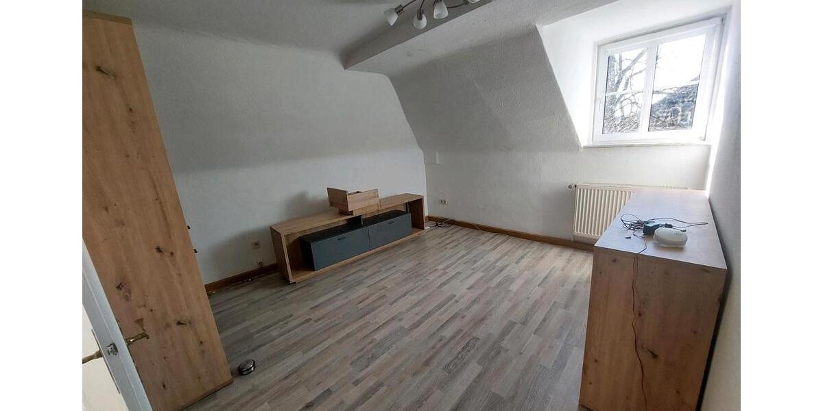 Dachgeschoßwohnung Wunsiedel - 2 Zimmer, 55 m&sup2;, 250&euro; | Angebot:26424228