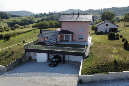 Haus zum Kaufen in Frankfurt am Main 635.000 € 240 m² 10 zimmer