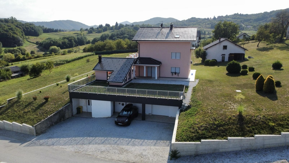 Haus zum Kaufen in Frankfurt am Main 635.000 € 240 m² 10 zimmer