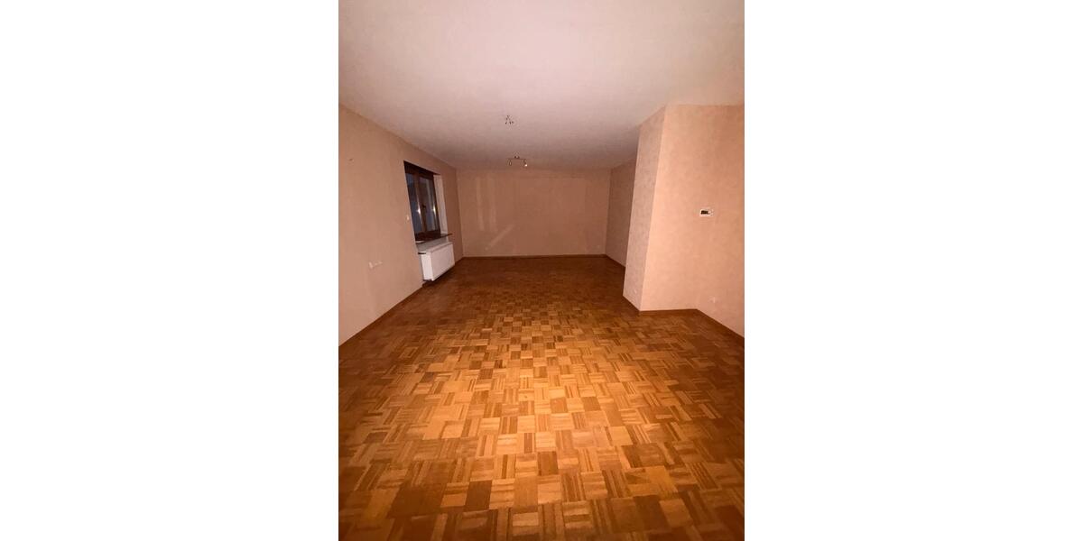 Reihenhaus Sulzbach (Saar) - 5 Zimmer, 120 m&sup2;, 1.250&euro; | Angebot:26044741