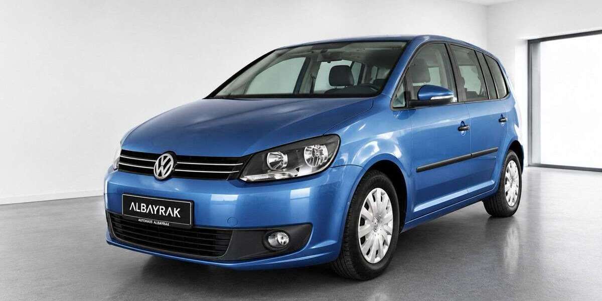 VW Touran 165.000 km 9.900 &euro; Schwaebisch Gmuend 73525