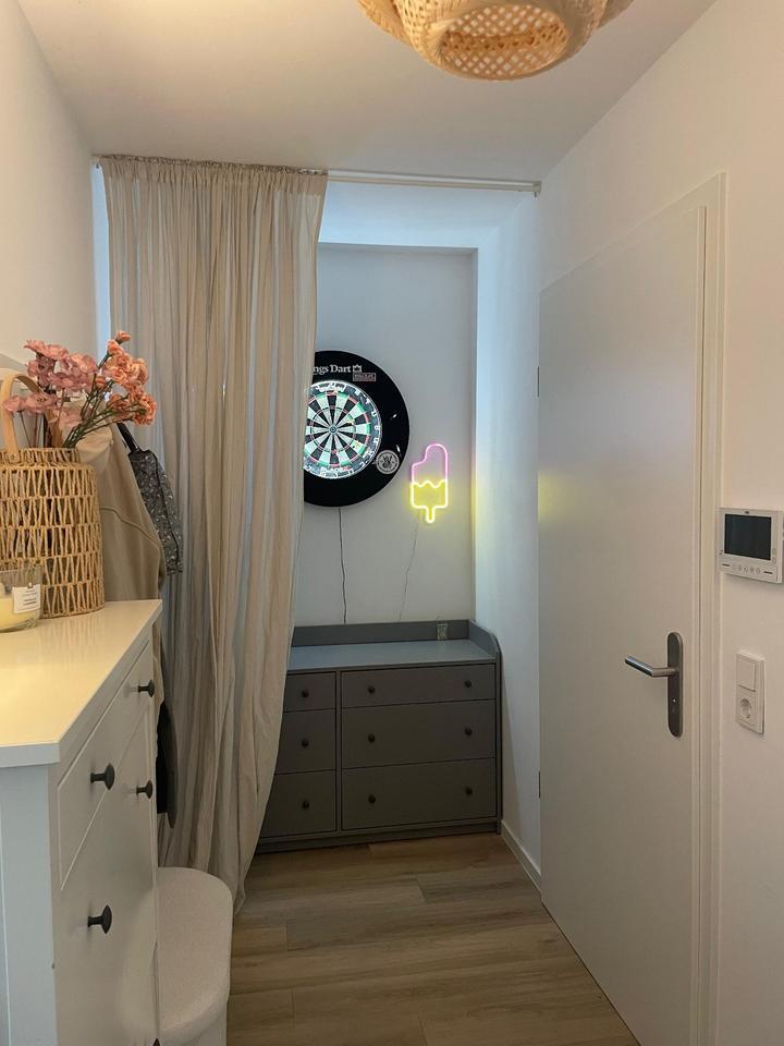 Charmante 2-Zimmer-Wohnung mit Balkon,Top-Lage – Nähe Krankenhaus zimmer